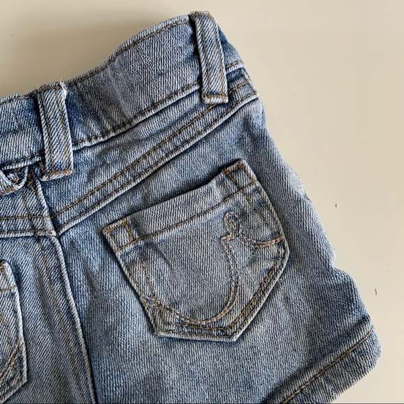 [2/25$✨] Roxy Jean Shorts 🌟 - Picture 3 of 5